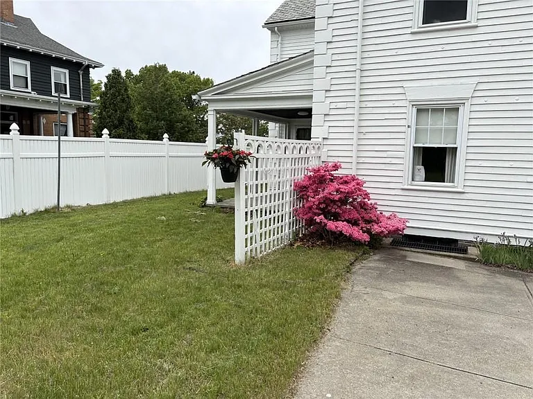 36 Underwood St — Photo 6