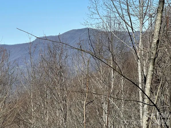 146 E Clubhouse Rd #99, Sylva, NC 28779