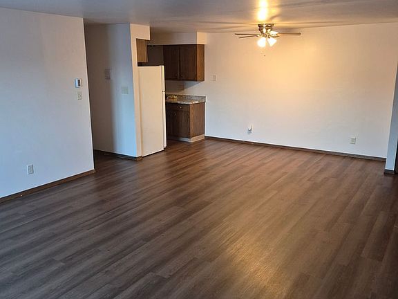 2nd image of 1025 Willow Ave #203