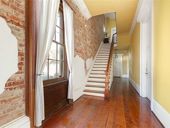 3rd image of 741 Esplanade Ave APT 7