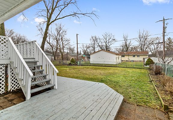 2nd image of 35 N Sycamore Ln