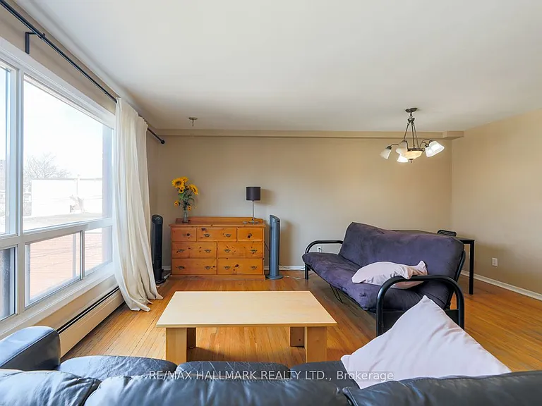 2844 Danforth Ave #2 — Photo 8