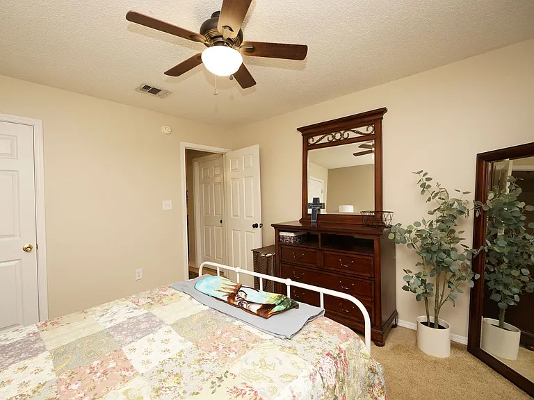 704 Becky Thatcher Ct — Photo 26