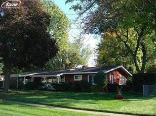 1917 Park Forest Dr, Flint, MI 48507