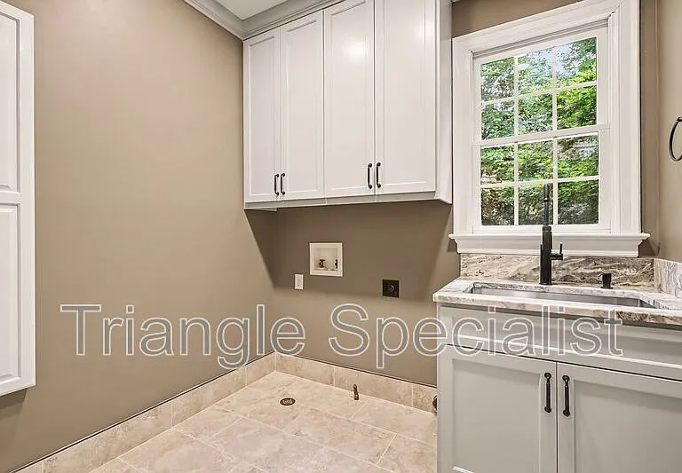 6121 Carlyle Dr — Photo 21
