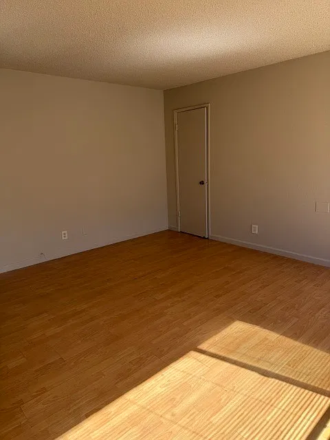 Spacious 2 Bedroom Downstairs Unit — Photo 4