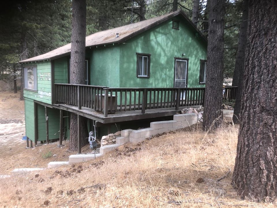1st image of 690 Dahlia Dr