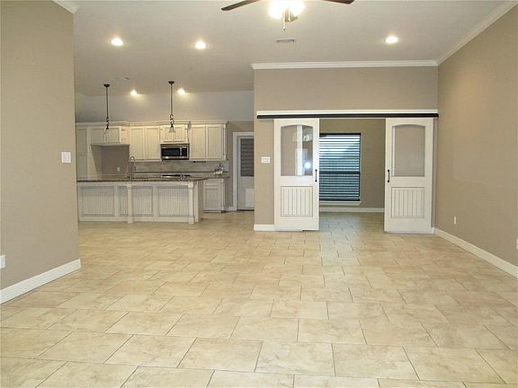 5th image of 102 Blue Jay Ct