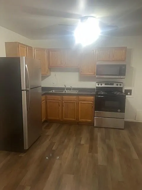 Kitchen - 2802 Lawndale Dr