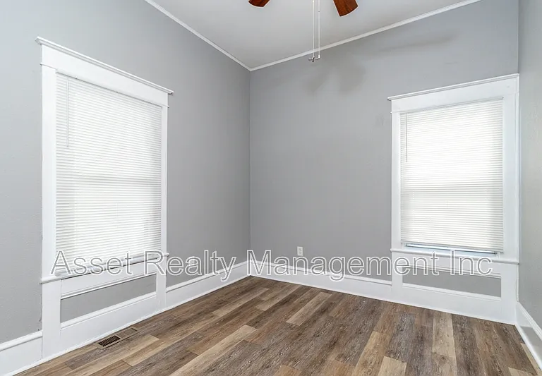 2638 Barton St — Photo 12