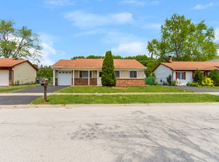 5950 Woodgate Dr, Matteson, IL 60443