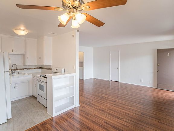 3rd image of 5319 Inglewood Blvd APT 2