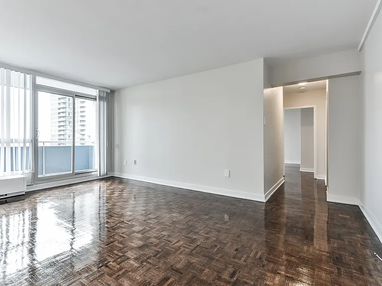 20 Prince Arthur Ave — Photo 16