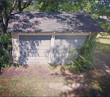 2nd image of 223 E 16th St