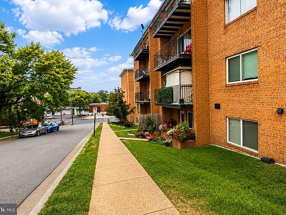 4th image of 3408 25th St S APT 2