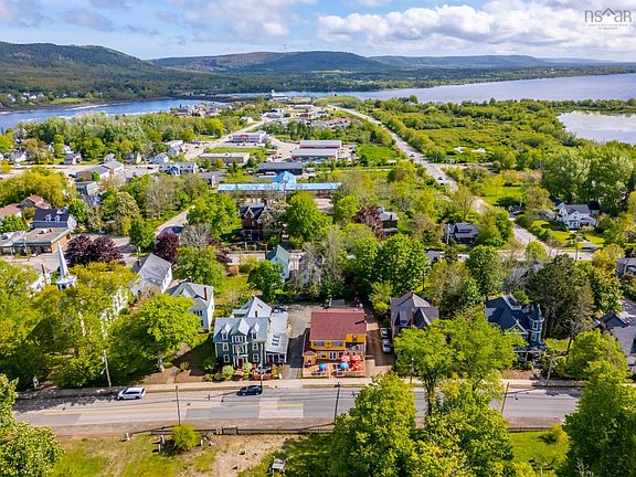 3rd image of 360 Saint George St #358