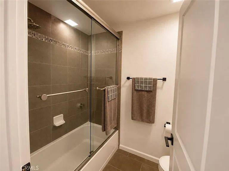 7320 Hawthorn Ave #318 — Photo 11