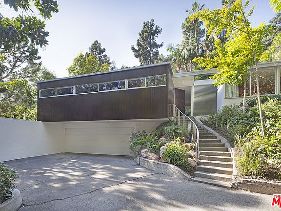 2nd image of 1143 Coldwater Canyon Dr