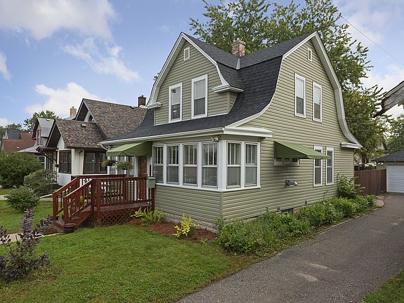 3rd image of 3642 Dupont Ave N