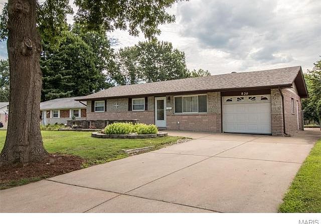 1st image of 820 Herbst Dr