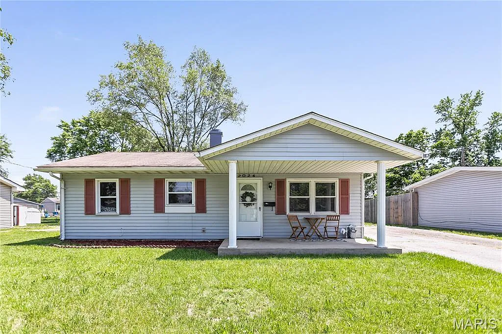 2024 Elm Ave photo 1