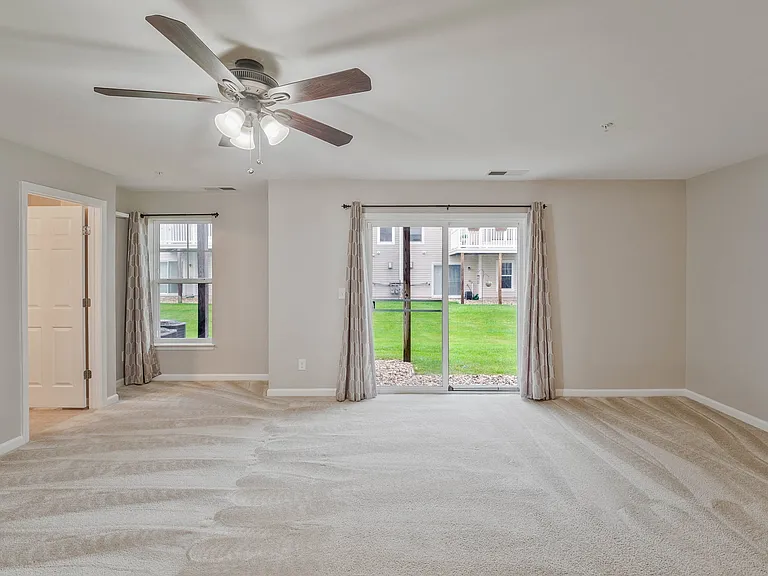 25218 Briargate Ter — Photo 32