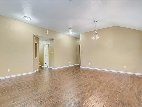 5th image of 10400 Black Forest Ln