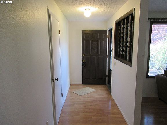 4th image of 3513 NE 45th St APT B