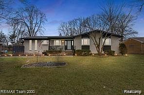 1st image of 29633 Maplewood St