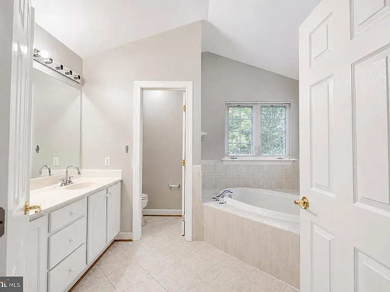 8 Calabash Ct — Photo 25