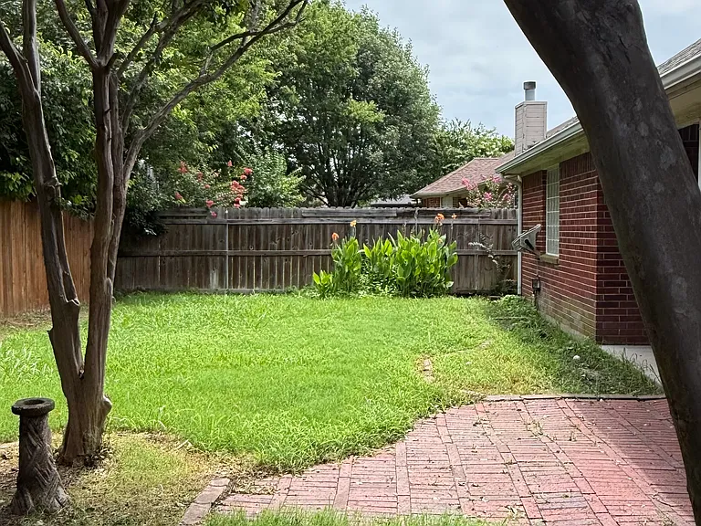 1020 Brookhaven Dr — Photo 14