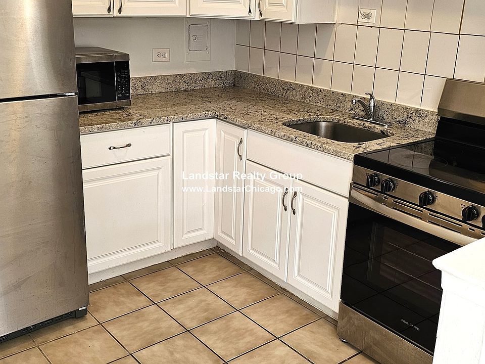 1st image of 2025 W Granville Ave APT 305B