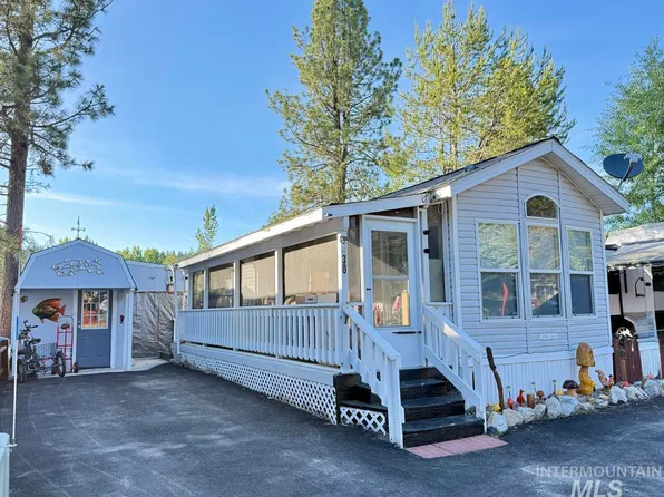 30 A St, Cascade, ID 83611
