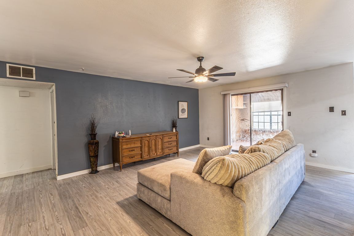 next background image