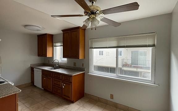 5th image of 1115 Village Dr