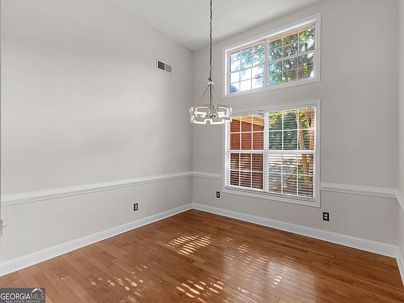 5th image of 1425 Shingle Way