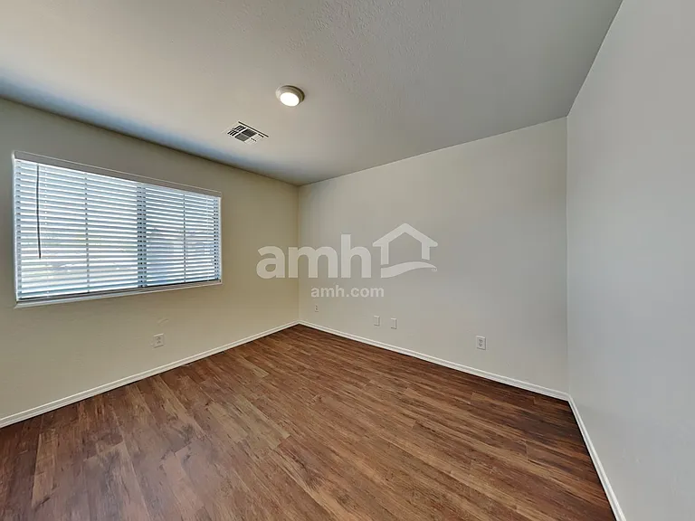 3529 W Glass Ln — Photo 16