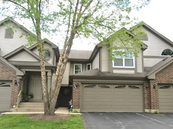 155 Old Oak Ct E, Buffalo Grove, IL 60089