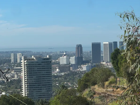 9261 Thrush Way, Los Angeles, CA 90069