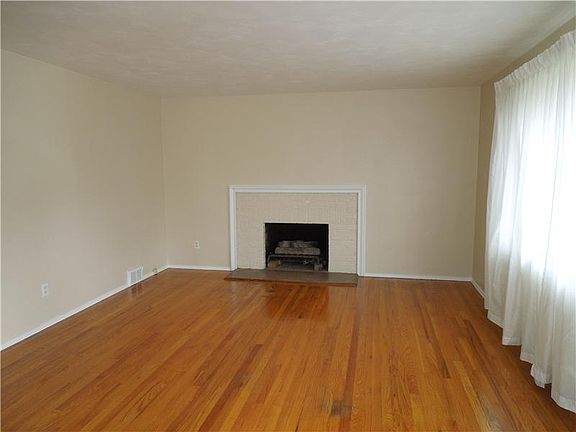 2nd image of 2307 Wells Dr