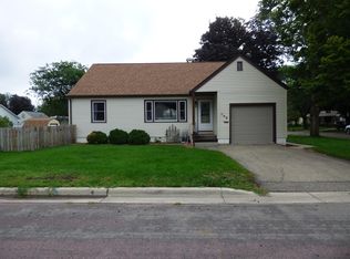 709 2nd St SE, Waseca, MN 56093