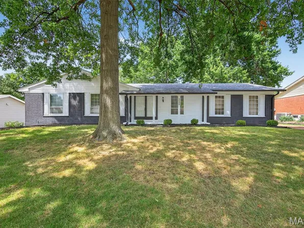 6665 Lakeside Hills Dr, Florissant, MO 63033