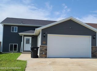 220 Rayjay Cir, Taylor, ND 58656