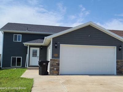 220 Rayjay Cir, Taylor, ND, 58656