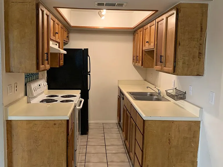 286 W Palomino Dr #115 — Photo 2
