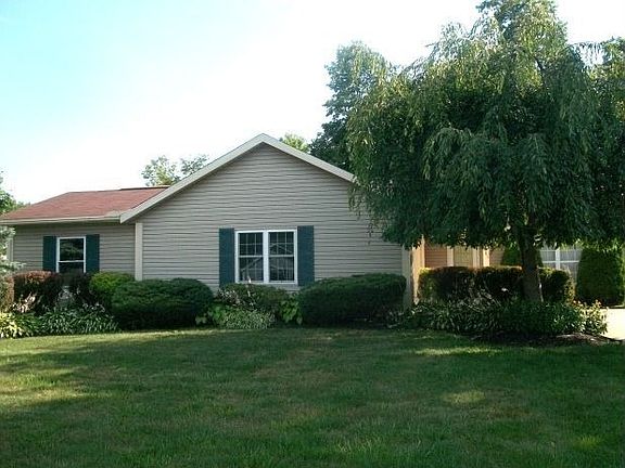 2nd image of 487 Oak Hollow Dr