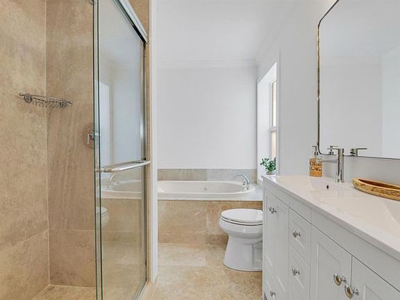 3rd image of 615 Westwind Dr