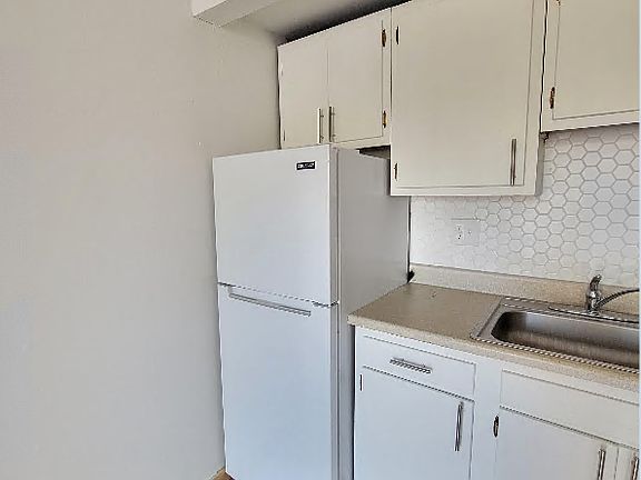 2nd image of 2200 S Illinois Ave APT 5