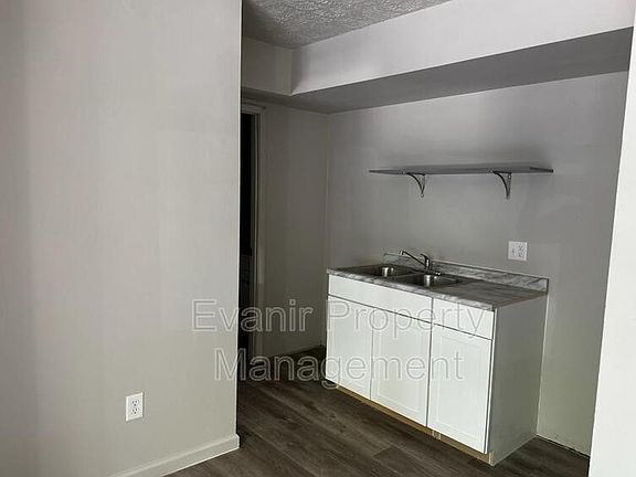 4th image of 3057 Idylwilde Blvd APT 1-A