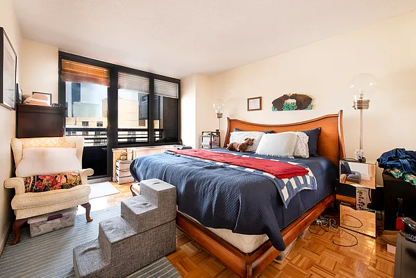 Rented by R New York | media 8